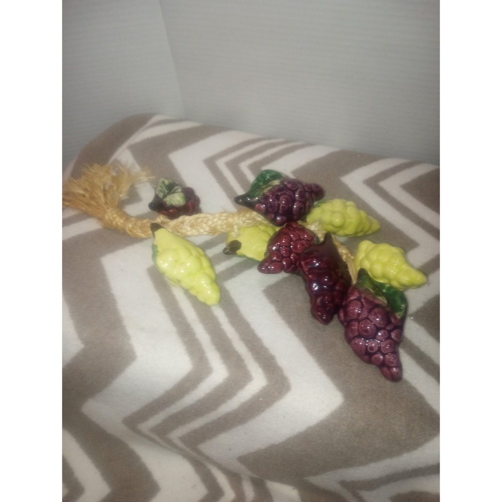 Ceramic Tuscan Style Hanging Grape Cluster On Jute Cord‎ Wall Hanging Decor 3D